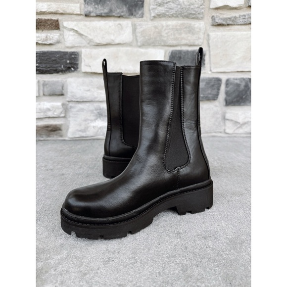 Sz 6 H By Halston Rio Sole Tall Chelsea Boots In Black Vegan Leather NWOT - Picture 3 of 5